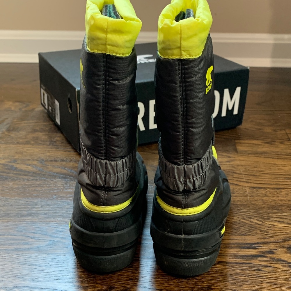 Sorel Youth Flurry Black and Yellow Snow Winter Boots - Size 1 Youth - Picture 2 of 7